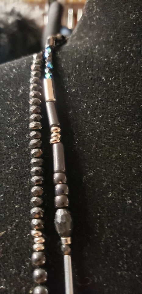 Collar Chico's 17" Largo Cuentas Negro, Hematita, Cuentas Irredecentes, Ajustable Foto 2 de 3