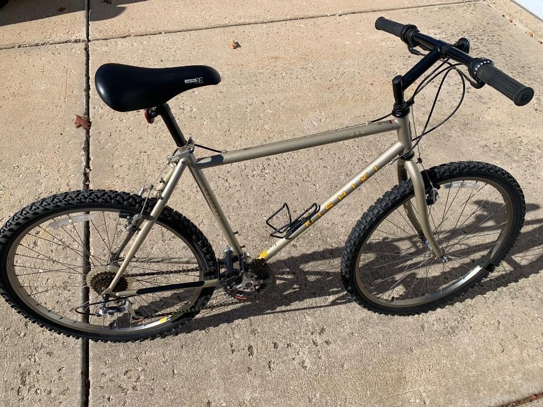 LikeNew Nishiki Manitoba Mountain Bike 21 Speed Cro-Mo Frame w 20