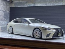 AUTOart 1/18 Lexus Ls500H Custom Specifications