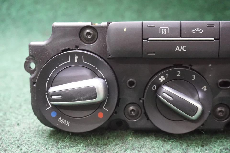 2010 2011 2012 13 14 15 16 17 18 VOLKSWAGEN JETTA AC Control OEM 5C1 819 045 Foto 2 de 4