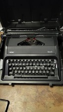 Royal Epoch Manual Portable Typewriter w/ Hard Case thumbnail