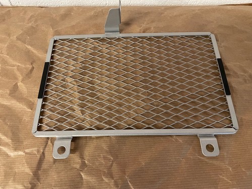 YAMAHA MT 10 OIL COOLER COVER MT10 OIL COOLER GUARD MT 10 COVER - Picture 2 of 3