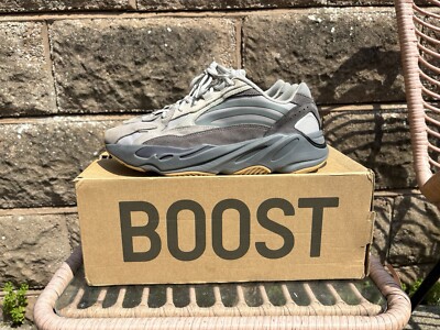 Yeezy Boost 700 V2 Tephra UK 10 UK