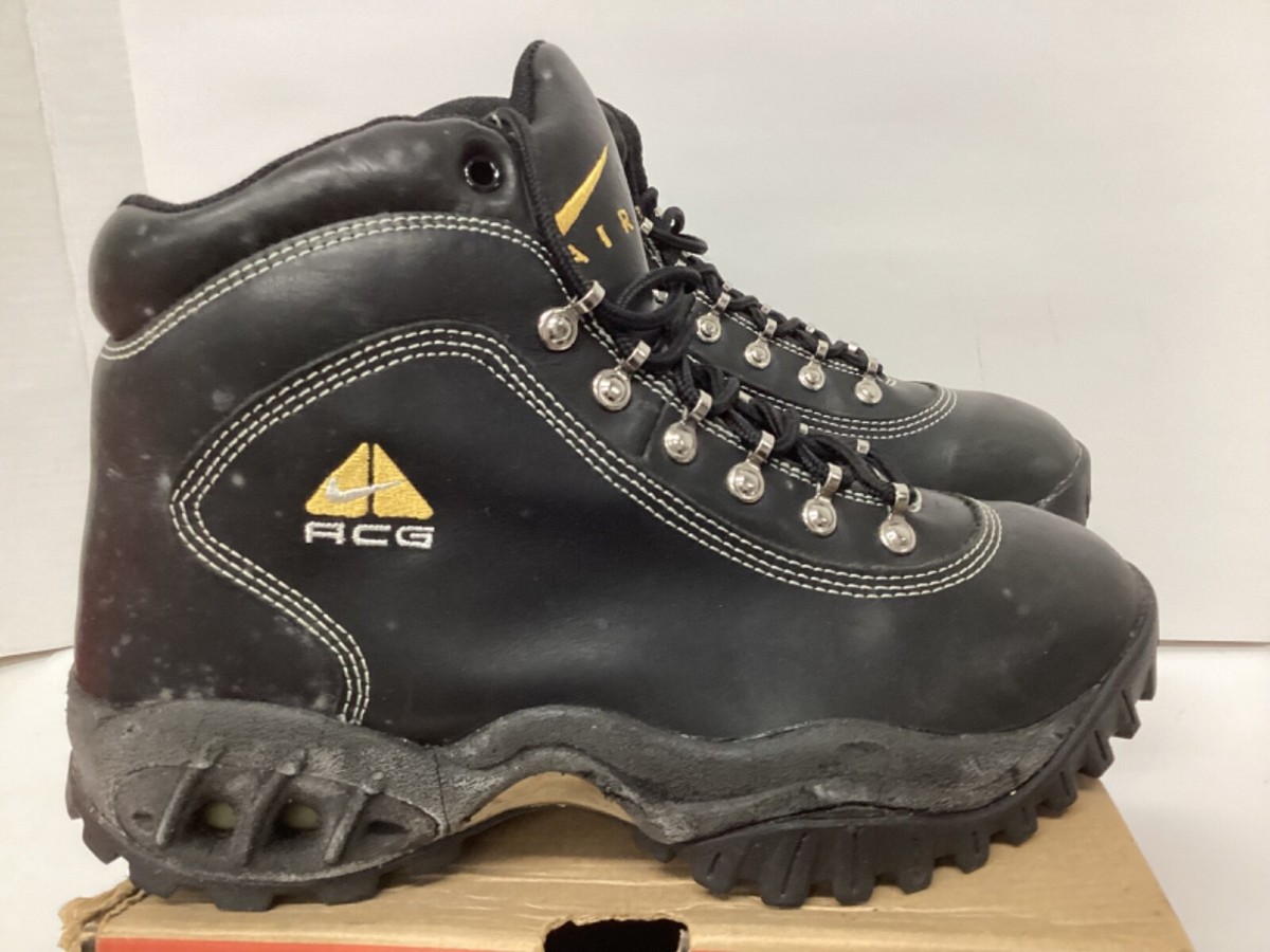 Nike Air Timbanut Mid ACG Mens boot style#185106 071 size 8 black