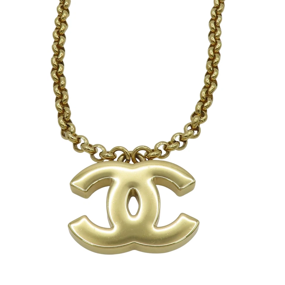 CHANEL Enamel CC Choker Necklace Black Gold Metal - Image 4 of 4