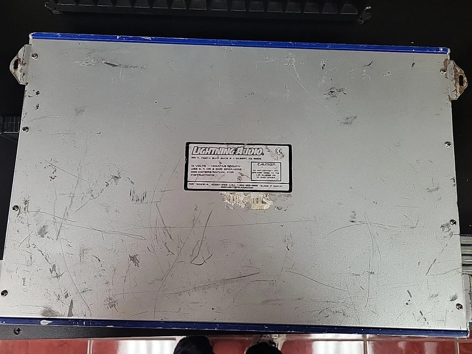 Amplificador Lightning Audio Strike S2.500.4 con enchufe Powercell Foto 4 de 4