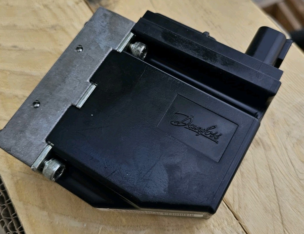 Danfoss 157B4292 155L4092 PVEO electronic Solenoid Hydrauli