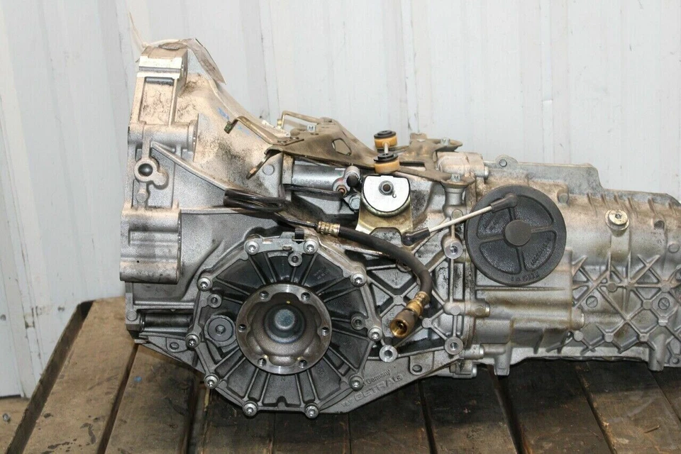 2005-2006 Porsche Boxster 3.2 6 Speed Transmission 98730001024 OEM Used Foto 4 de 4