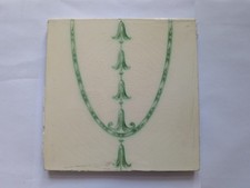 Antique Edwardian Transfer Tile c.1905 - Green Bellflower Garland - Art Nouveau
