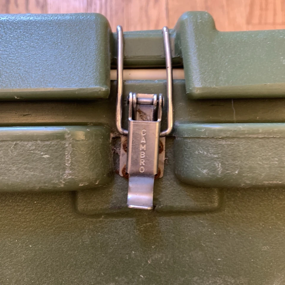 Cambro 180MPC Hot Box Insulated Food Carrier 7360-01-408-4911 Military Surplus - Image 3 of 4