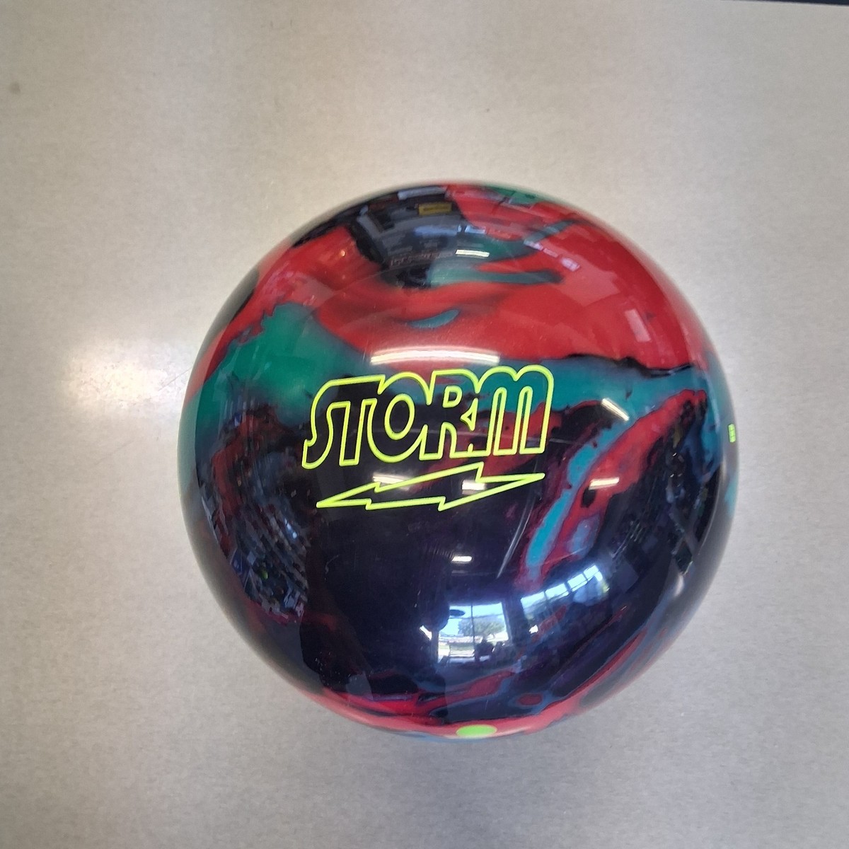 新品　ストーム　アイデンティティ　14P Storm Bowling Balls On Sale