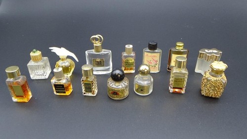 Lote de 14 botellas de perfume miniatura vintage mezcladas algunas completas raras Francia L@@K - Imagen 11 de 12