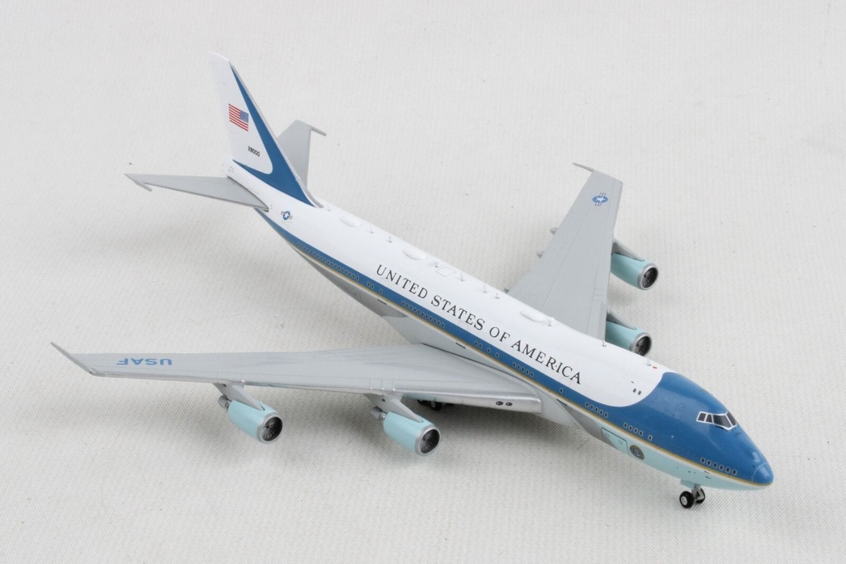 GEMINI JETS (GJAFO2173) AIR FORCE ONE VC25 (747-200) 1:400