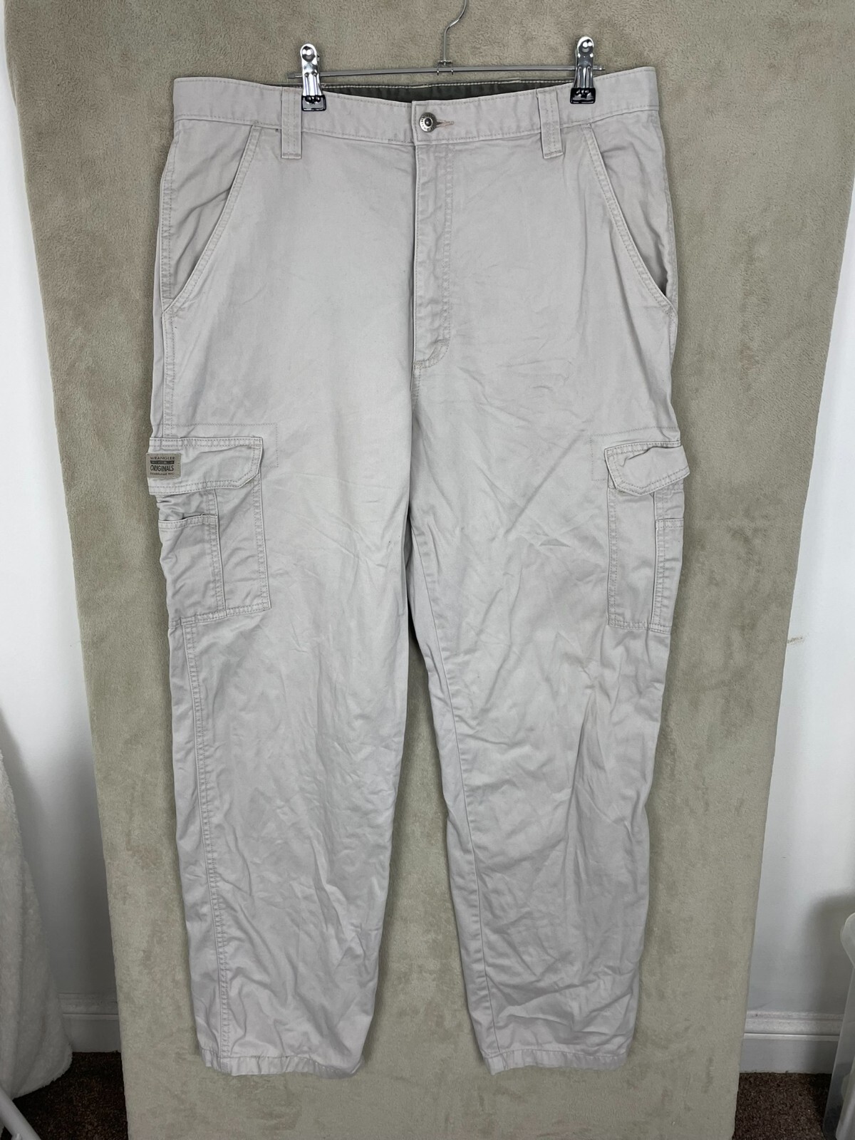 Men's Wrangler Hero Cargo Trousers Utility Khaki Size W36 L33 Cream Straight