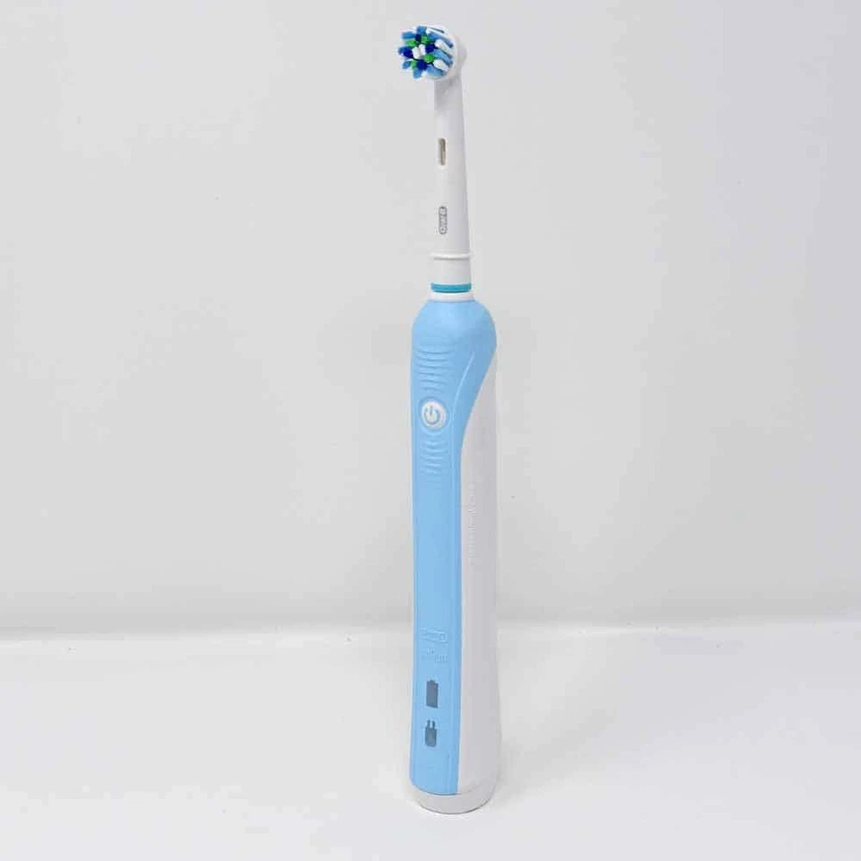 Oral-B Pro 600 Cross Action Electric Toothbrush Handle + Head Only NEW