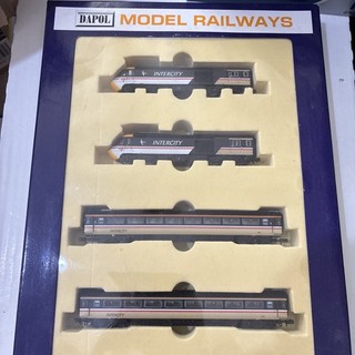 Dapol N Gauge HST book set In intercity swallow Livery 43194/118