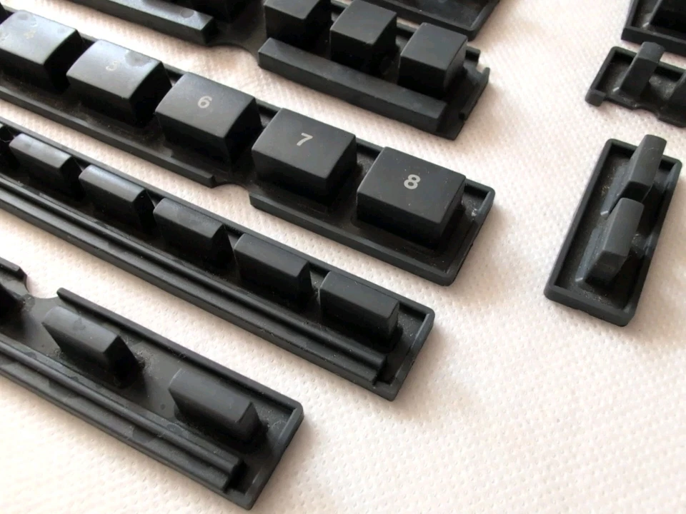 Yamaha PSR 5700 Keyboard - Buttons Set - Image 4 of 4