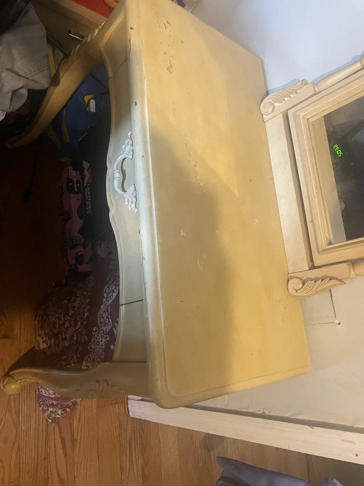 Mesa de tocador vintage con espejo  Foto 2 de 3