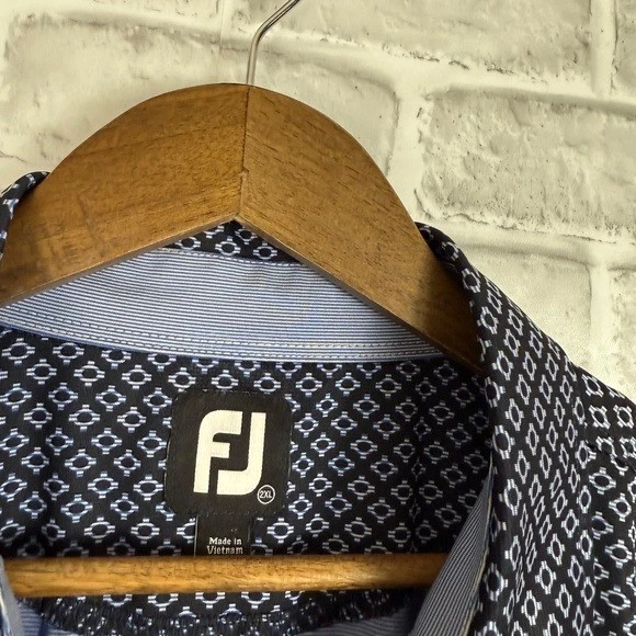 Polo de golf FootJoy FJ Primary negro AOP Pinetop CC Performance para hombre 2XL elástico Foto 4 de 4