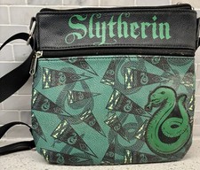 Bolso Bandolera Harry Potter Slytherin Bolsillo Frontal Correa Ajustable Loungefly