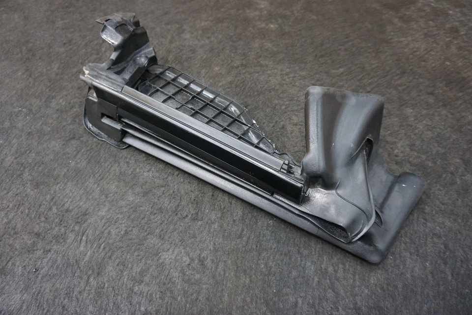 Panel embellecedor umbral ventana cuarto trasero izquierdo a2326320900 mercedes sl63 amg 2022-24 Foto 2 de 4