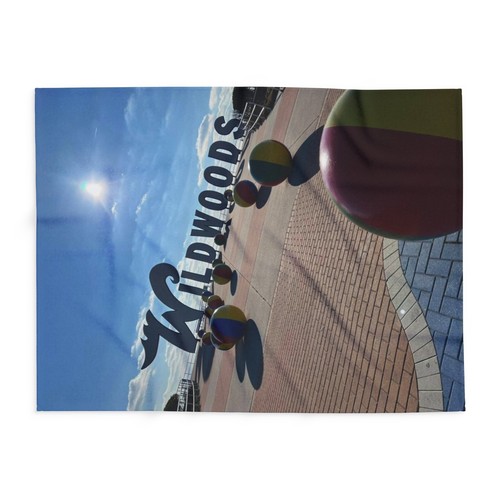 Wildwood NJ Snuggly Throw Arctic Fleece Blanket - Picture 3 of 13
