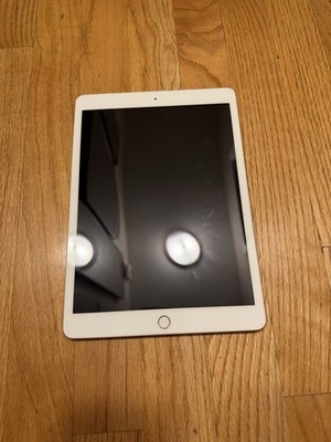 ipad 8th generation 32gb Rose Gold WiFi Used Minor Scratches & Dents 