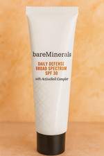 bareMineral Daily Defense Broad Spectrum SPF 30 with ActiveSoil Complex 25 ml.