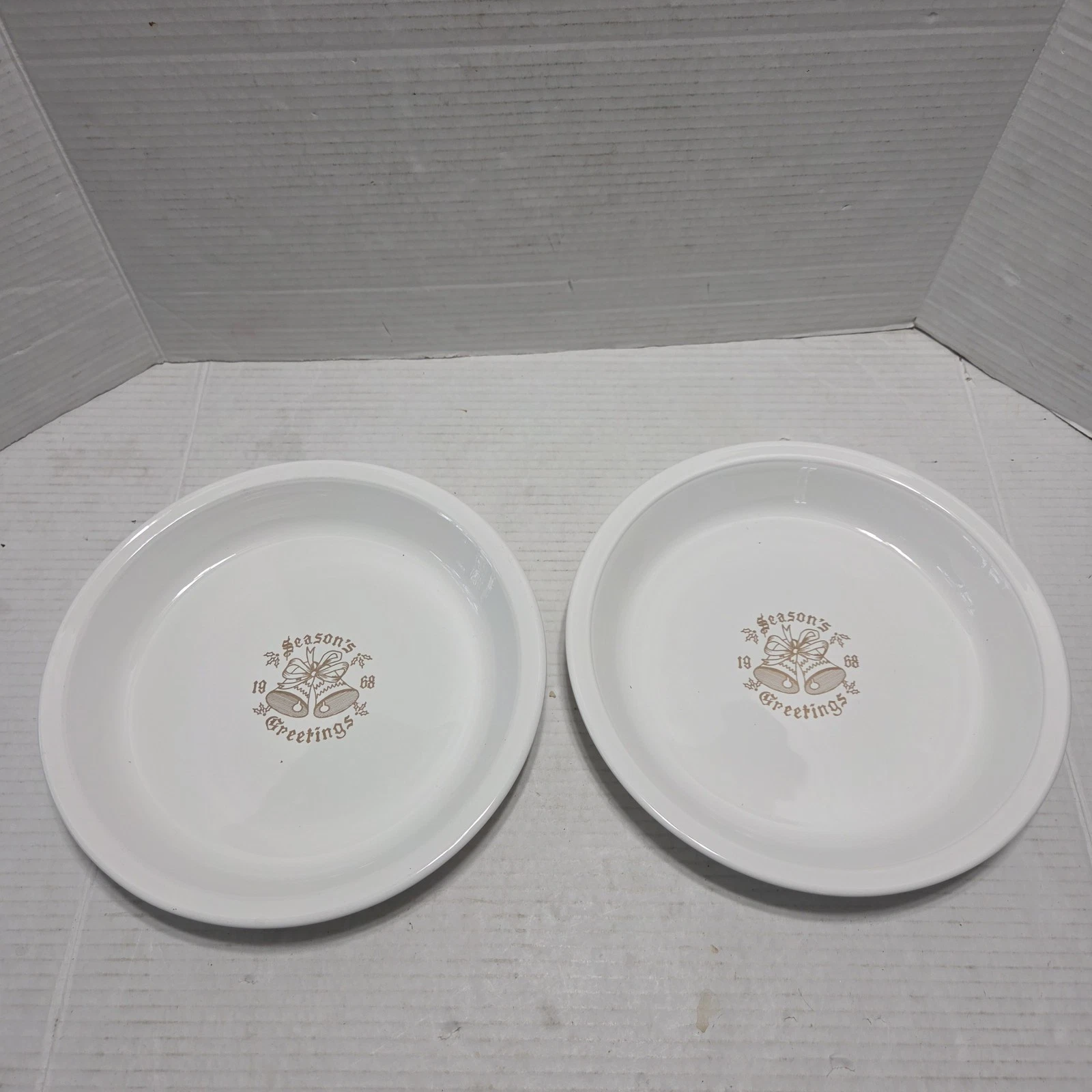 Vtg Corningware 1968 Seasons Greetings RARE 9" Pie Plate Employee Gift Lot Of 2
Opens in a new windo