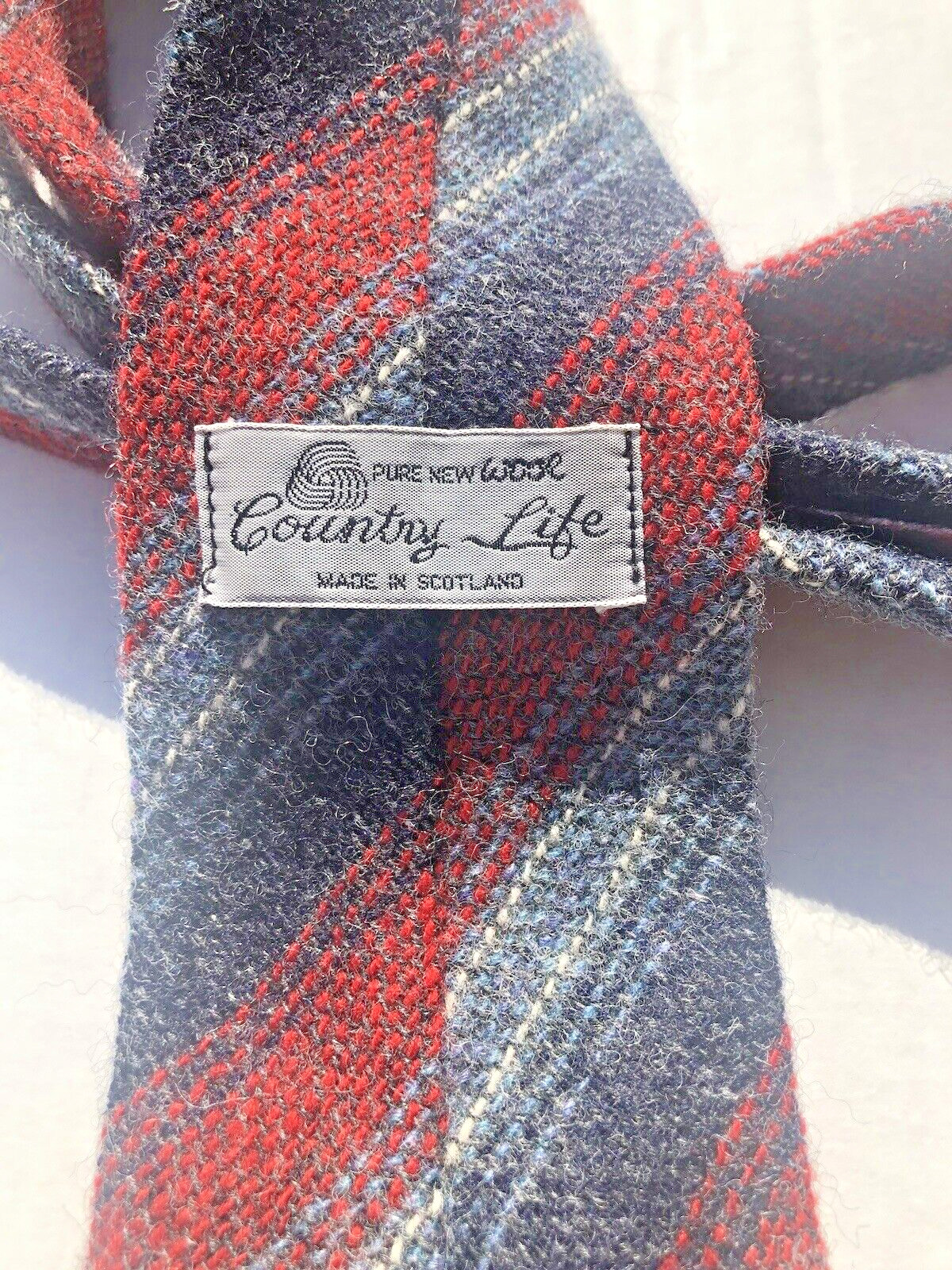 Country Life Pure New Wool Tie in Blue & Red MADE… - image 4