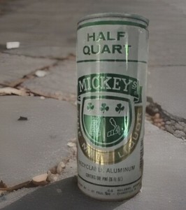 Vintage collectible Mickey’s Fine Malt Liquor half quart beer can - no pull tab