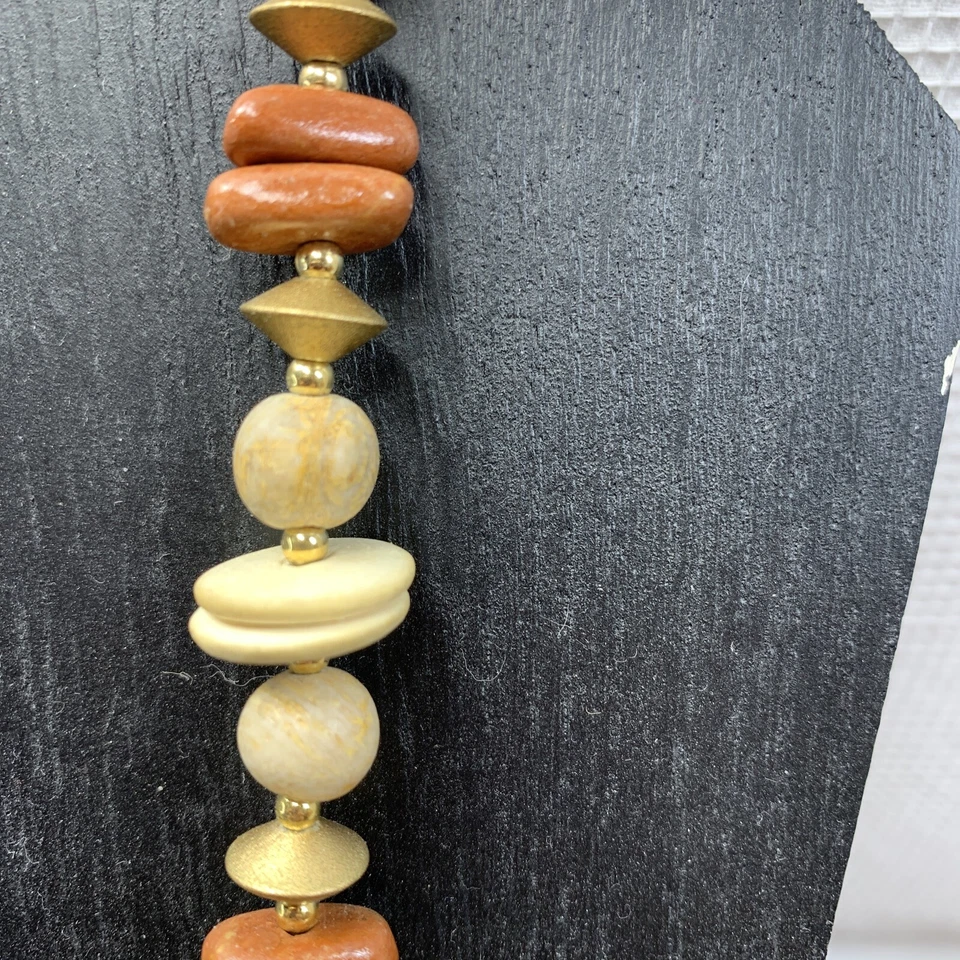 "Concha marina vintage de 25"", jaspe y concha de vaquero de leopardo de 1,75"" con cuentas doradas" Foto 3 de 4