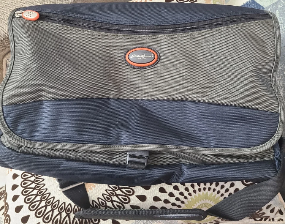 Vintage Eddie Bauer Travel Tote Duffel Shoulder Bag Carry On Luggage Overnight - Image 2 of 4