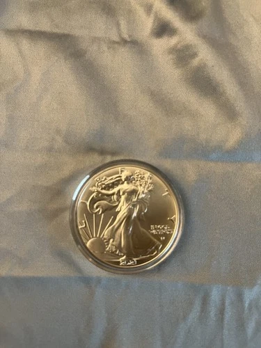 2021 WALKING LIBERTY Uncirculated Silver Dollar 1 oz Fine Silver in Capsule