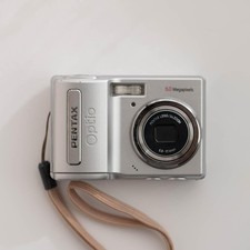 Heisei Retro Compact Digital Camera That Runs On Aa Batteries Pentax Optio M10
