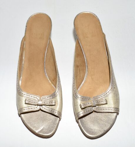 Stuart Weitzman Gold Open Toe with Bows Womens Kitten Heel Sandals Size7.5M - Picture 5 of 11