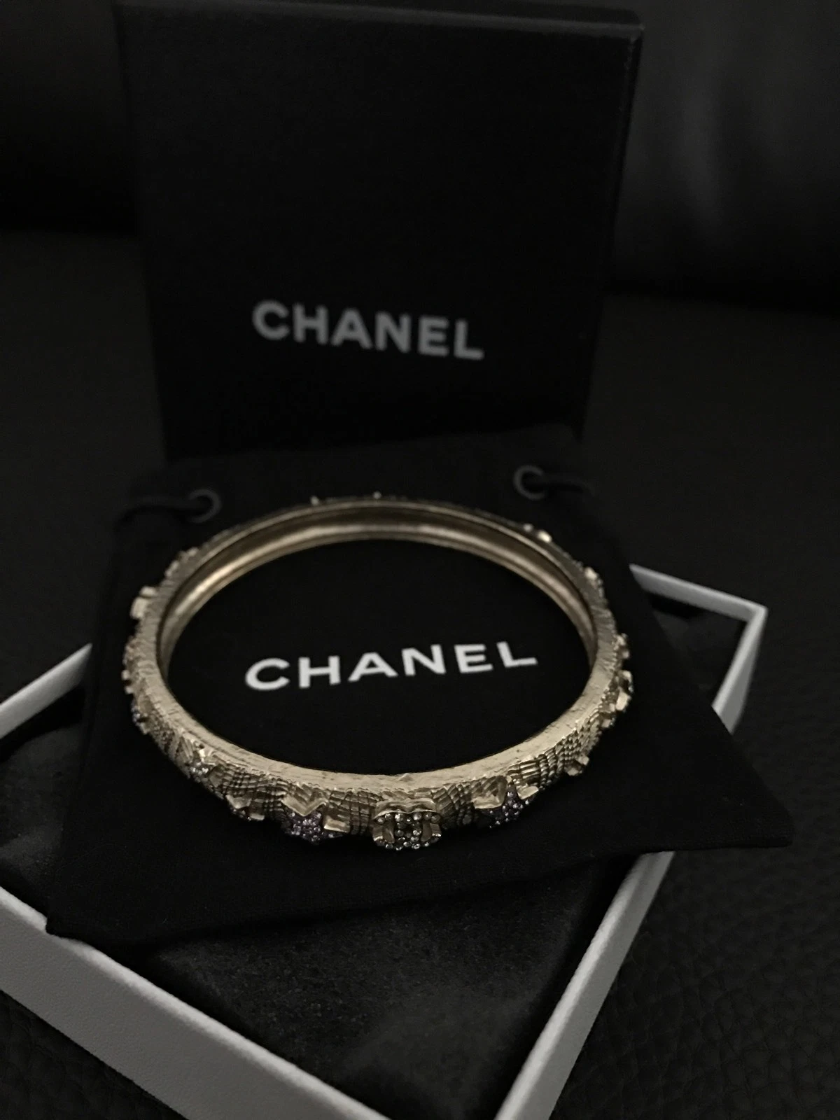 Nuovo con scatola Braccialetto Braccialetto Oro Leggero Firmato CHANEL CC Stelle Logo Stelle Cristalli Swarovski