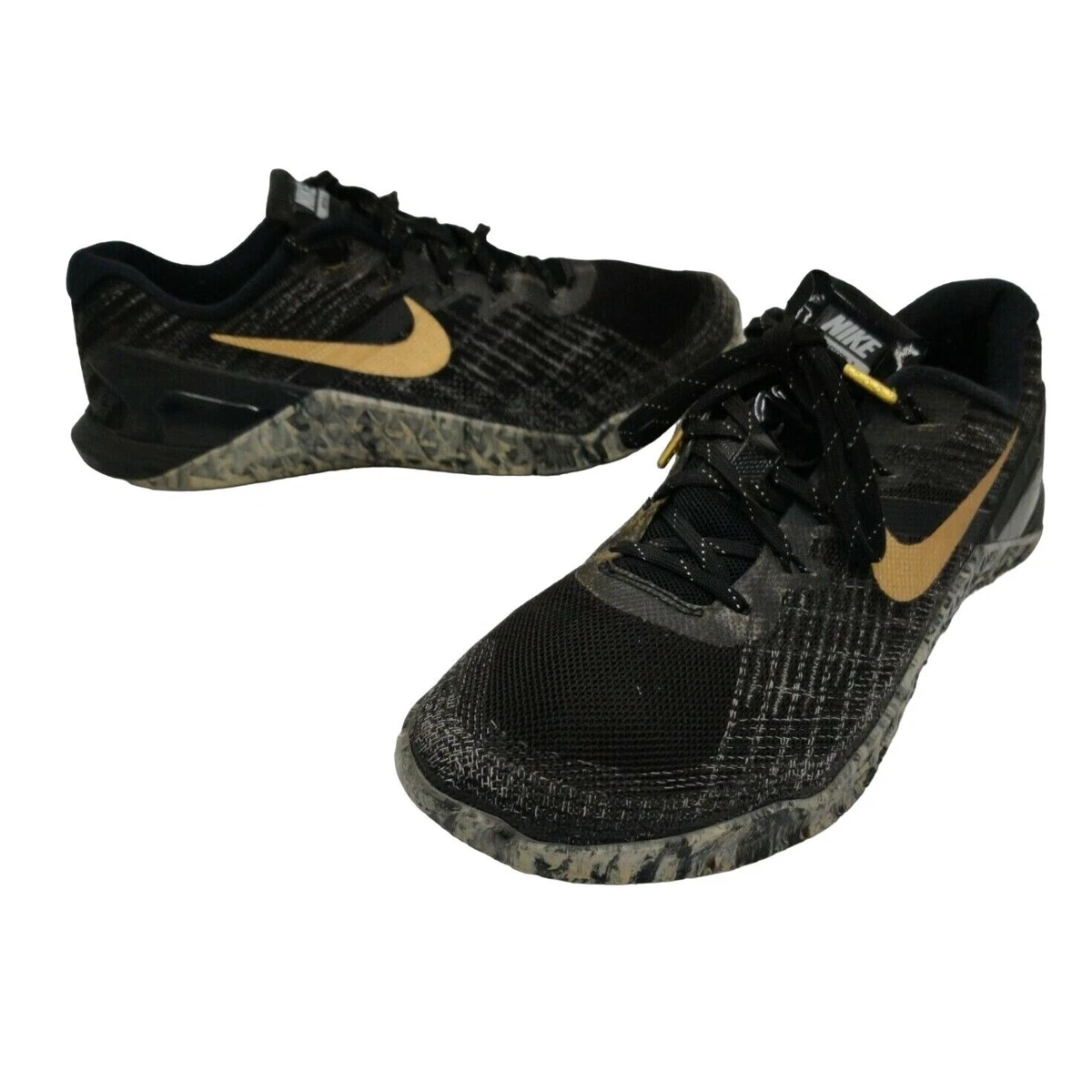 Nike metcon 3 black and gold sales
