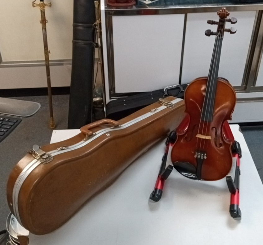 HANDMADE Erich R Pfretzschner 3/4 violin 1966 STRADIVARIOUS HANDMADE Erich R Pfretzschner 3/4 violin 1966 STRADIVARIOUS