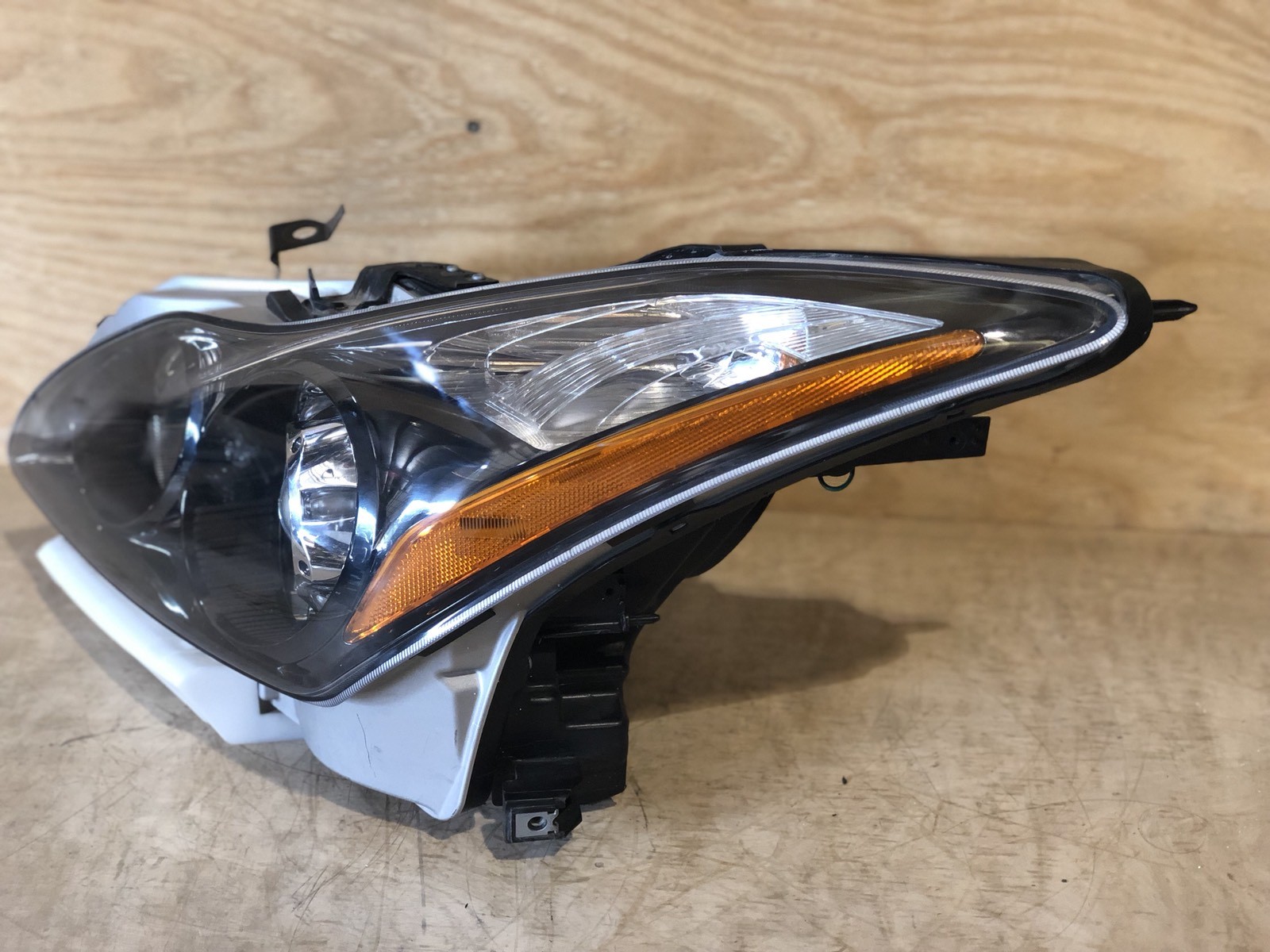 2008-2013 Infiniti G37 Coupe Xenon Headlight Left Driver Side OEM  