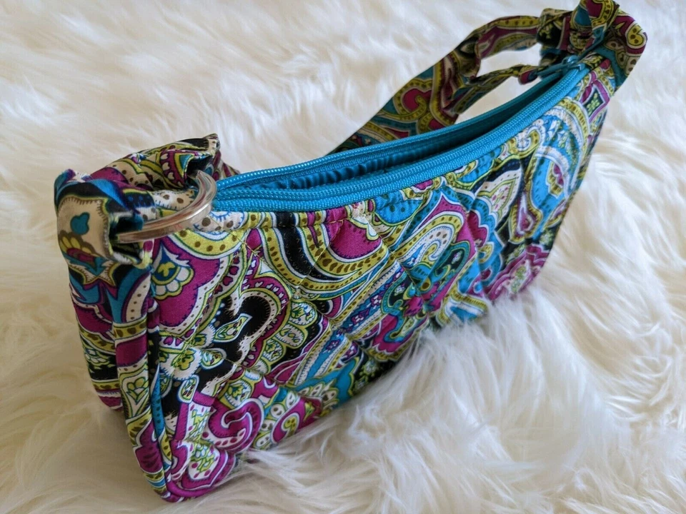 Lindo Bolso de Hombro Vera Bradley de Seda con Azul Rojo Paisley P, Patrón, Raro, Usado en Excelente Condición Foto 2 de 4