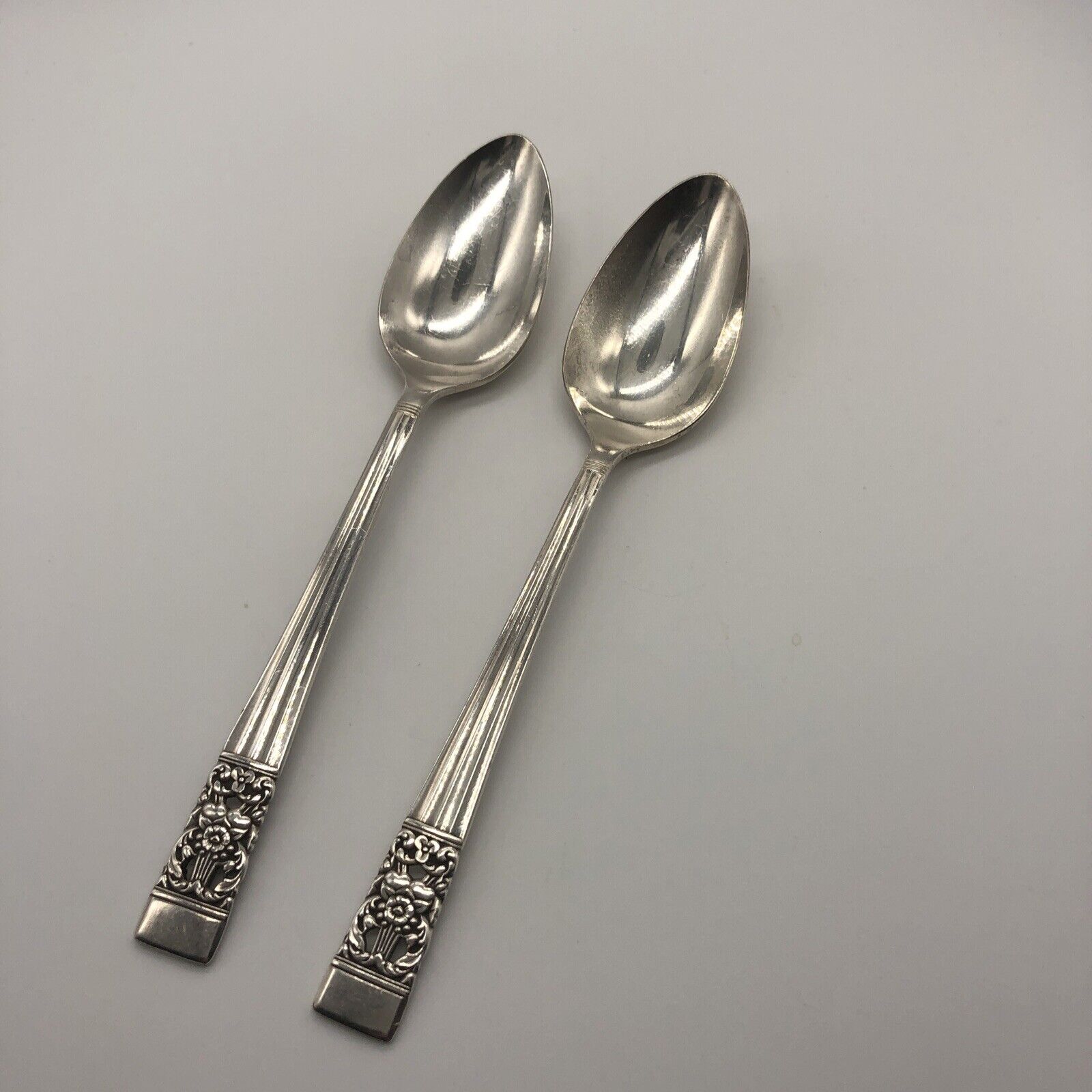 Set of 2 Oneida Coronation Community Plate Place/Oval Spoons 1936 Silver Plate