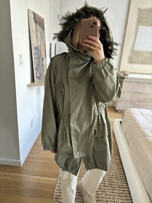 Max Mara Weekend Khaki Green Parka With Detachable Feather Max Mara Weekend Khaki Green Parka With Detachable Feather