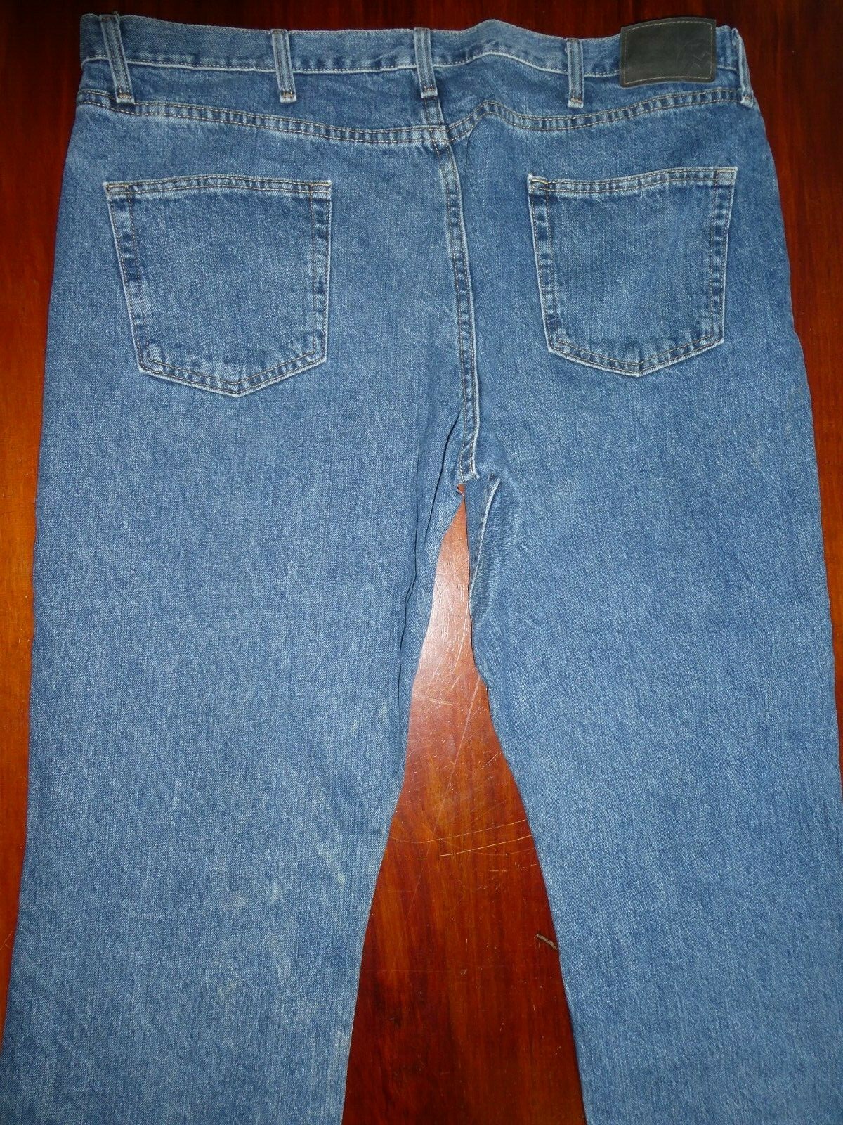 Mens MAGELLAN Faded Blue Jeans Size 42 