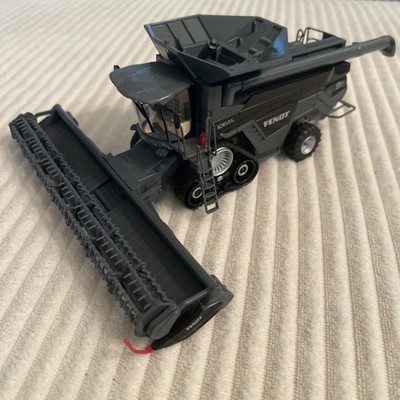AGCO Fendt Ideal 9T With DYNAFLEX Grain Header 1/64 Scale - Mint ! No Box.