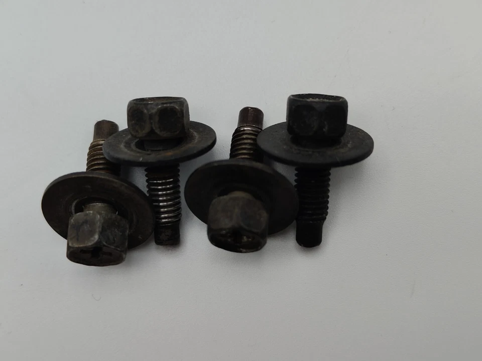 🔥Juego de tornillos de montaje de lámpara de freno de luz trasera OEM Honda & Acura 1997-2024 x4 Foto 2 de 4