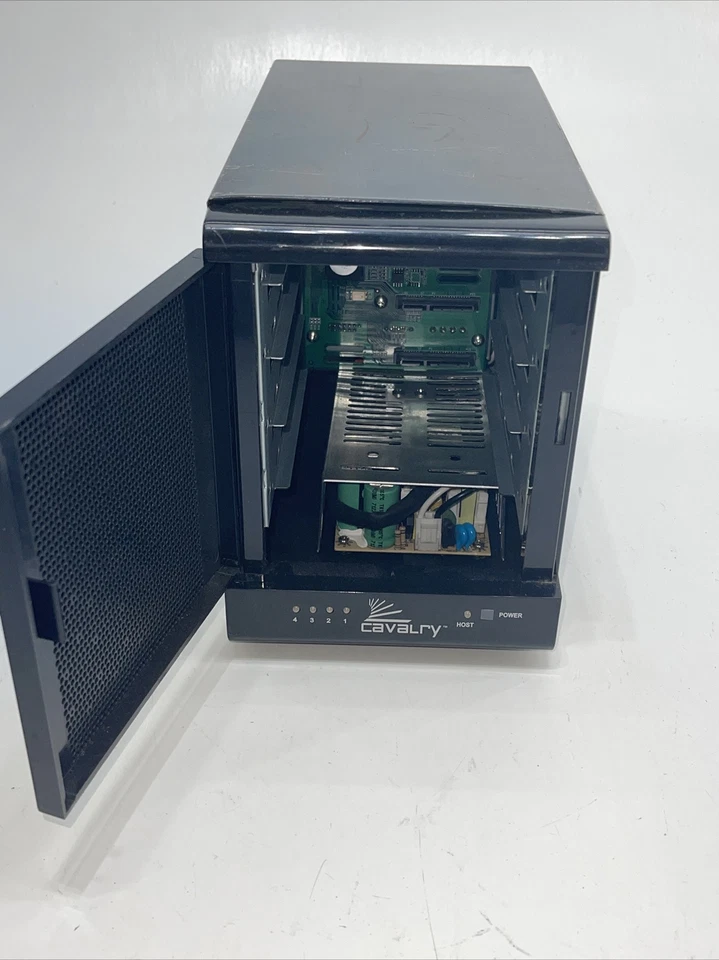 Cavalry Storage CADA0003SA4 USB/eSATA 2-Bay RAID Personal Disk Array - Image 2 of 4