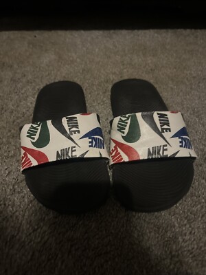nike kawa slide Youth  Size 3 BOX INCLUDED