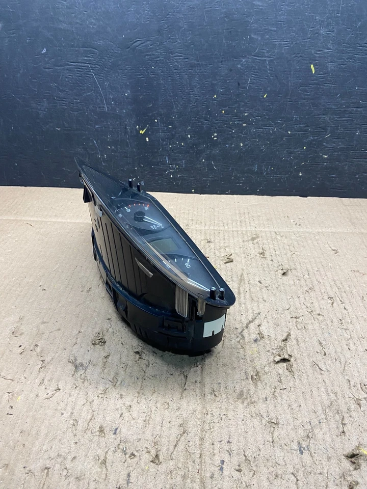 2003 to 2006 Sprinter 2500 3500 Instrument Speedometer Gauge Cluster Q2057 DG - Image 2 of 4