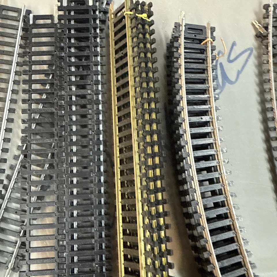 Bachmann escala HO 17 pista curva 18 R 12 pista reta 18 R -30 + peças - Imagem 3 de 4